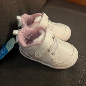 Stride Rite 360 white baby/ toddler sneakers with floral detail sz 4